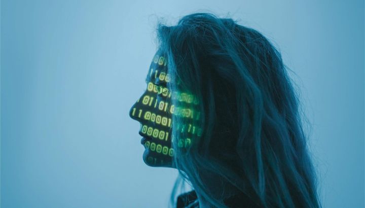 ¿La inteligencia artificial manipula nuestras emociones? El debate detrás de los algoritmos