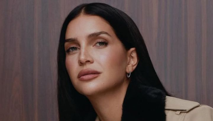 Zaira Nara apostó por el traje oversized que será tendencia esta temporada