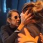 El conmovedor video de Viru, la esposa del Indio Solari, consolando a una fanática que se volvió viral