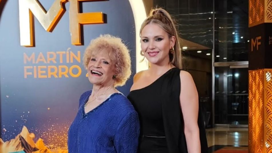 María Rosa Fugazot junto a Belén Giménez