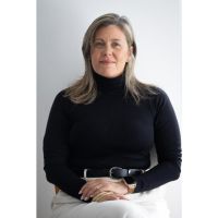 Dra. María Paula Vena: el cabello no miente, la médica que escucha lo que el cuerpo dice