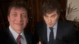 El críptico mensaje de Santiago Caputo sobre su lealtad a Milei: fue al velorio de su padre