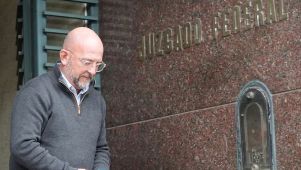 Marcos Carasso saliendo de Tribunales