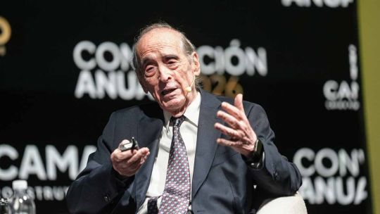 Ricardo Arriazu advirtió que "el tipo de cambio se está apre