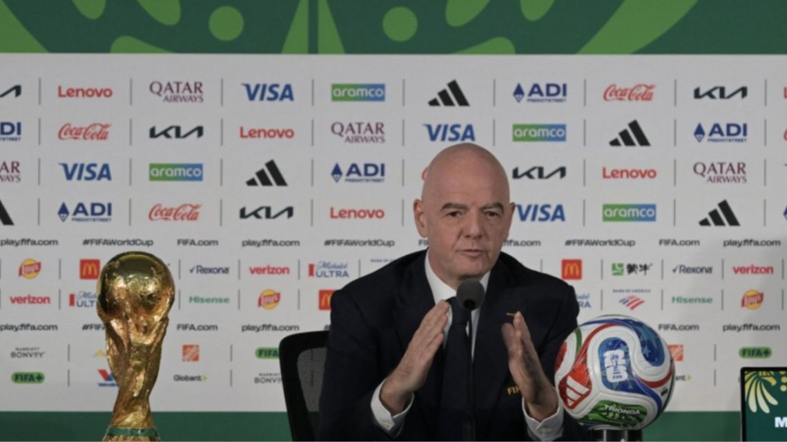 Infantino reveló detalles de su charla con Trump y defendió el polémico fallo de la FIFA