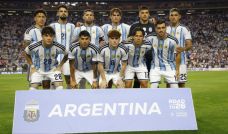 Formación de Argentina ante Islandia