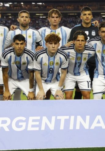 Formación de Argentina ante Islandia