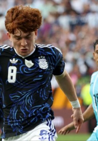 Valentín Barco con la Selección Argentina