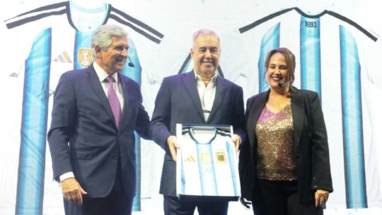 Fotogalería: la Fundación Cimientos convocó a importantes fi