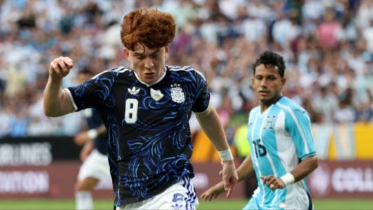 Valentín Barco saca rédito de sus minutos con la Selección Argentina: segundo gol en cuatro partidos