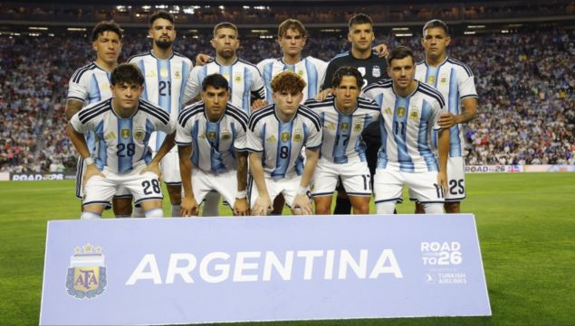 Formación de Argentina ante Islandia