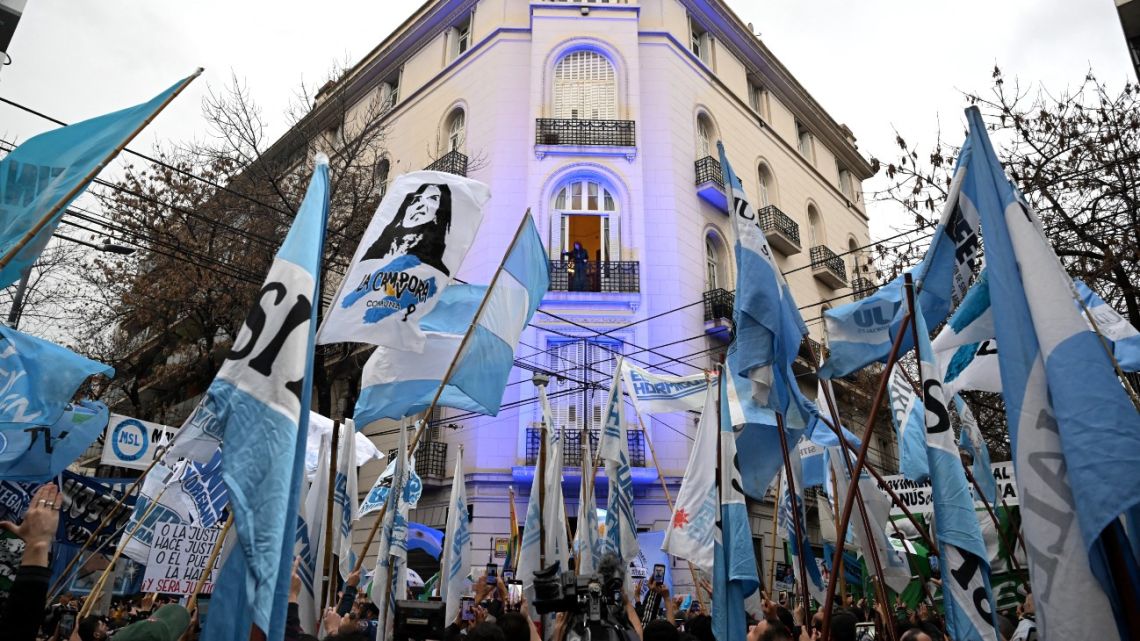Supporters, Peronist lawmakers renew calls for Cristina Fernández de Kirchner's release