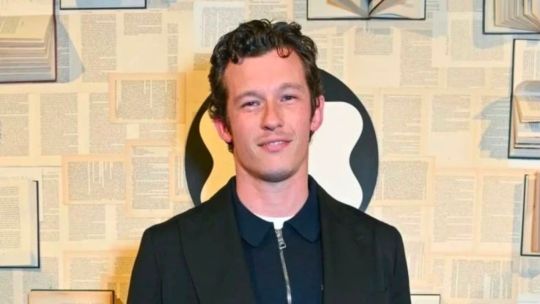 Quién es Callum Turner, el candidato de George Clooney para interpretar al próximo James Bond