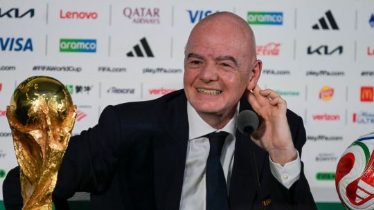 FIFA boss Gianni Infantino tries to sidestep World Cup controversies