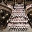 Fotogaleria Estudiantes de la Escuela de Danza de la Ópera de París posan en la Gran Escalera de la Ópera Garnier de París. Es una tradición transmitida oralmente, de generación en generación