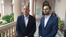 Valdés con funcionarios de yacyretá