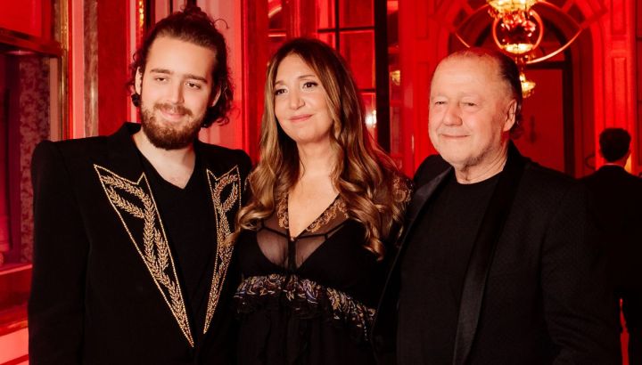 Carla Calabrese celebró los 20 años de The Stage Company y anticipó su gran estreno en el Maipo: las mejores fotos de la gala