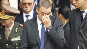 La torta para Bullrich la compró Adorni. La senadora igual lo cuestionó en la cara y creció la tensión. 