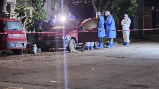 Tucumán: encuentran a una mujer calcinada en un auto e investigan si es un femicidio