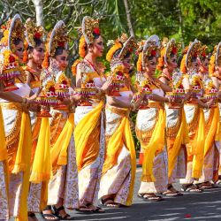 Artistas participantes en el Peed Aya, un desfile de inauguración del Festival de las Artes de Bali 2026, en Denpasar, Bali, Indonesia. | Foto:Xinhua/Dicky Bisinglasi