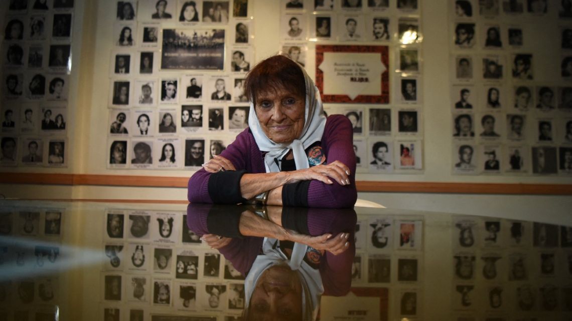 Tireless human rights activist Taty Almeida, founding member of Madres de Plaza de Mayo, dies at 95