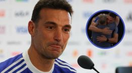 Lionel Scaloni y el abrazo con Martín Palermo