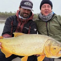 Los piques se multiplicaron en las últimas semanas. Los resultados hablan por sí solos: numerosos dorados de buen porte y algunos ejemplares que llegaron a los 10 kg de peso.