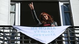 Cristina Kirchner en el balcón 16062026