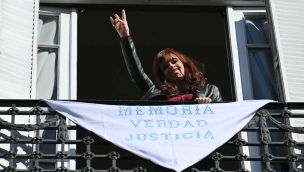 Cristina Kirchner en el balcón 16062026