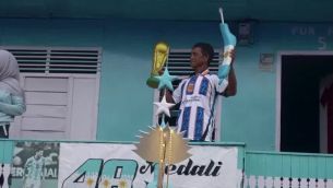 Furor por el Mundial 2026: transformó su casa en un santuario de Lionel Messi y la Selección Argentina