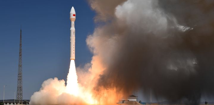 Un cohete portador Lijian-1 Y14 despega desde una zona piloto de innovación espacial comercial, en el noroeste de China. El cohete despegó desde una zona piloto de innovación espacial comercial en el noroeste de China y envió con éxito su carga útil a la órbita planificada.