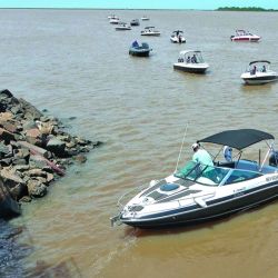 Las embarcaciones pueden embicarse en la costa de Martín García, pero siempre evaluando la altura de la marea.