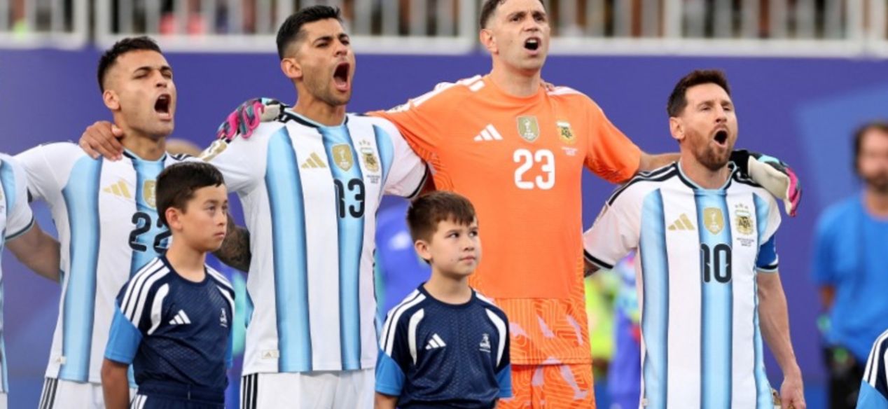 El momento del himno en Argentina vs Argelia