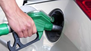 Nafta e impuestos: por qué Argentina lidera las subas de combustibles en América Latina