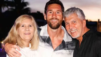 Lionel Messi junto a sus papás Jorge y Celia
