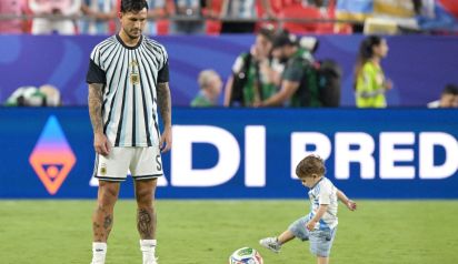 Leandro Paredes y su hijo Lautaro