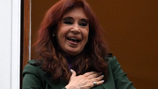 Court warns former president Cristina Fernández de Kirchner over supporters' rallies outside home