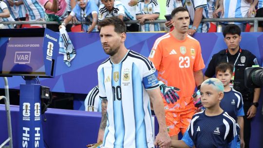 La furia de los mexicanos y españoles contra Messi: lo acusan de jugar "con fueros" tras su show ante Argelia