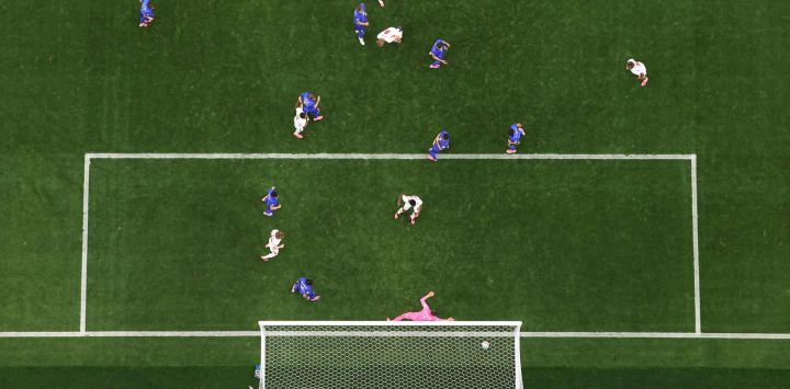 Harry Kane de Inglaterra anota el segundo gol de su equipo durante el partido del Grupo L de la Copa Mundial de la FIFA 2026 entre Inglaterra y Croacia en el Estadio Dallas en Arlington, Texas.