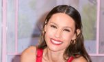 Pampita revive una tendencia vintage icónica con dos looks lenceros para su cobertura mundialista