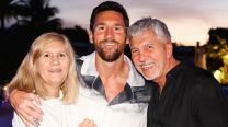Lionel Messi con sus padres, Celia y Jorge Messi