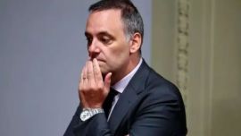 Una empresa se subió al escándalo de Manuel Adorni para vender sábanas: “Vas a pensar que te estamos robando”
