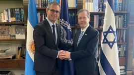 Milei a contramano de Trump: envía a Menem a Israel mientras EE.UU. sella el acuerdo con Irán