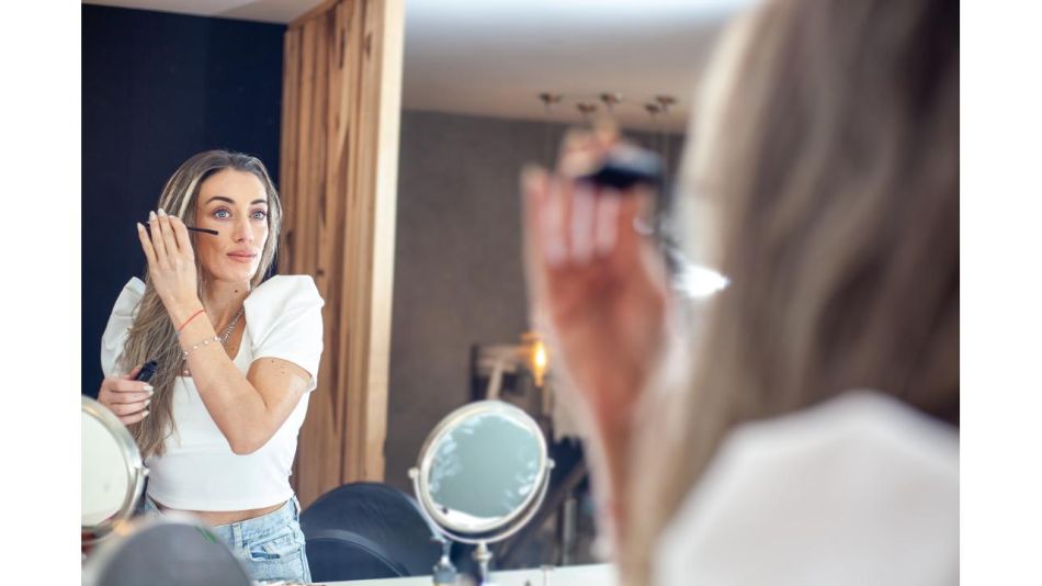 AUTOMAQUILLAJE CUIDADO: LA BELLEZA COMIENZA EN UNA PIEL SANA
