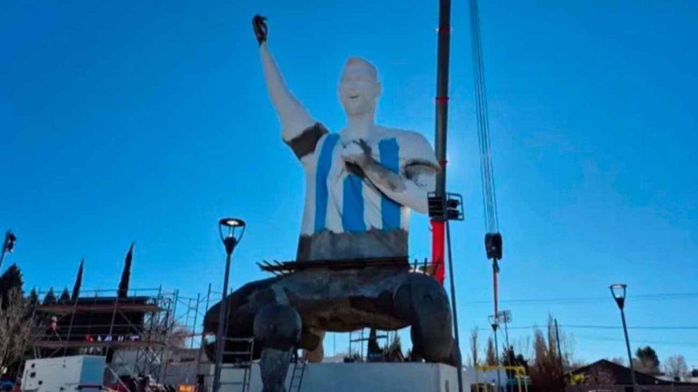 La estatua de Messi se inauguró en Cutral Co 18062026