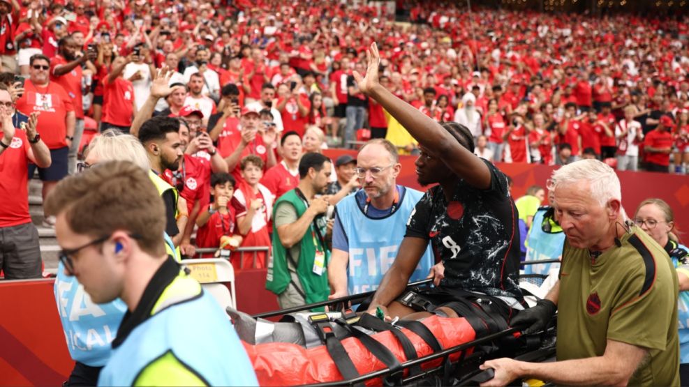 La impactante lesión de un jugador de Canadá ante Qatar