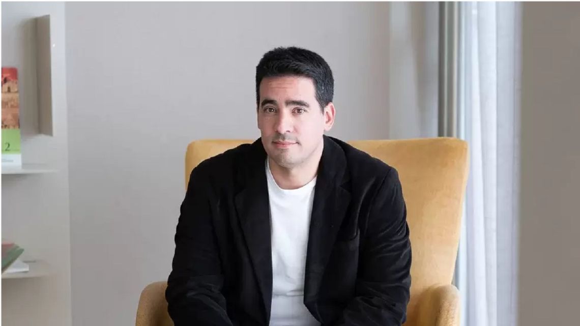 Quién es Adrián Ravier, el nuevo vocero presidencial de Milei