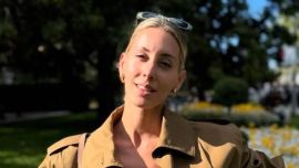 Anita Espasandin dio cátedra de estilo con su selección de vestidos en España: volados, frutillas y flores