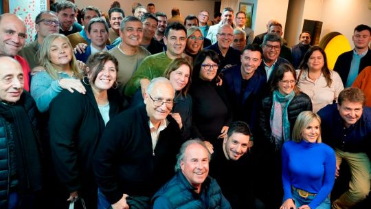 Los intendentes radicales se alinean a De Loredo y le restringen armado clave a Bornoroni