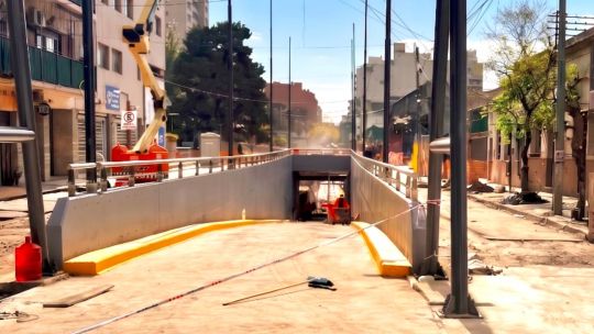 Fin a una barrera histórica: abrió el túnel de García Lorca bajo las vías del tren Sarmiento